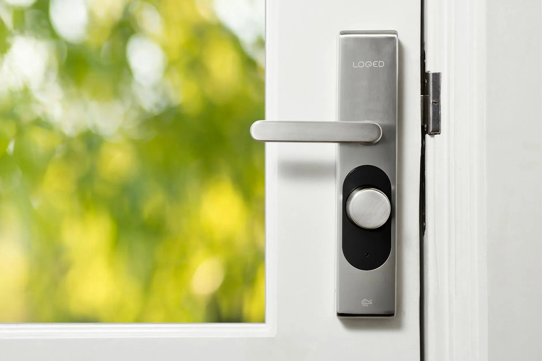 Modern keyless entry smart door lock showing contemporary residential security hardware - Austin residential locksmith 2025