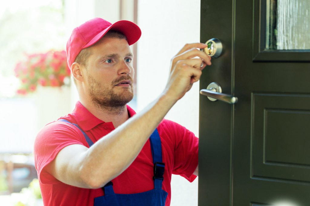 professional locksmith